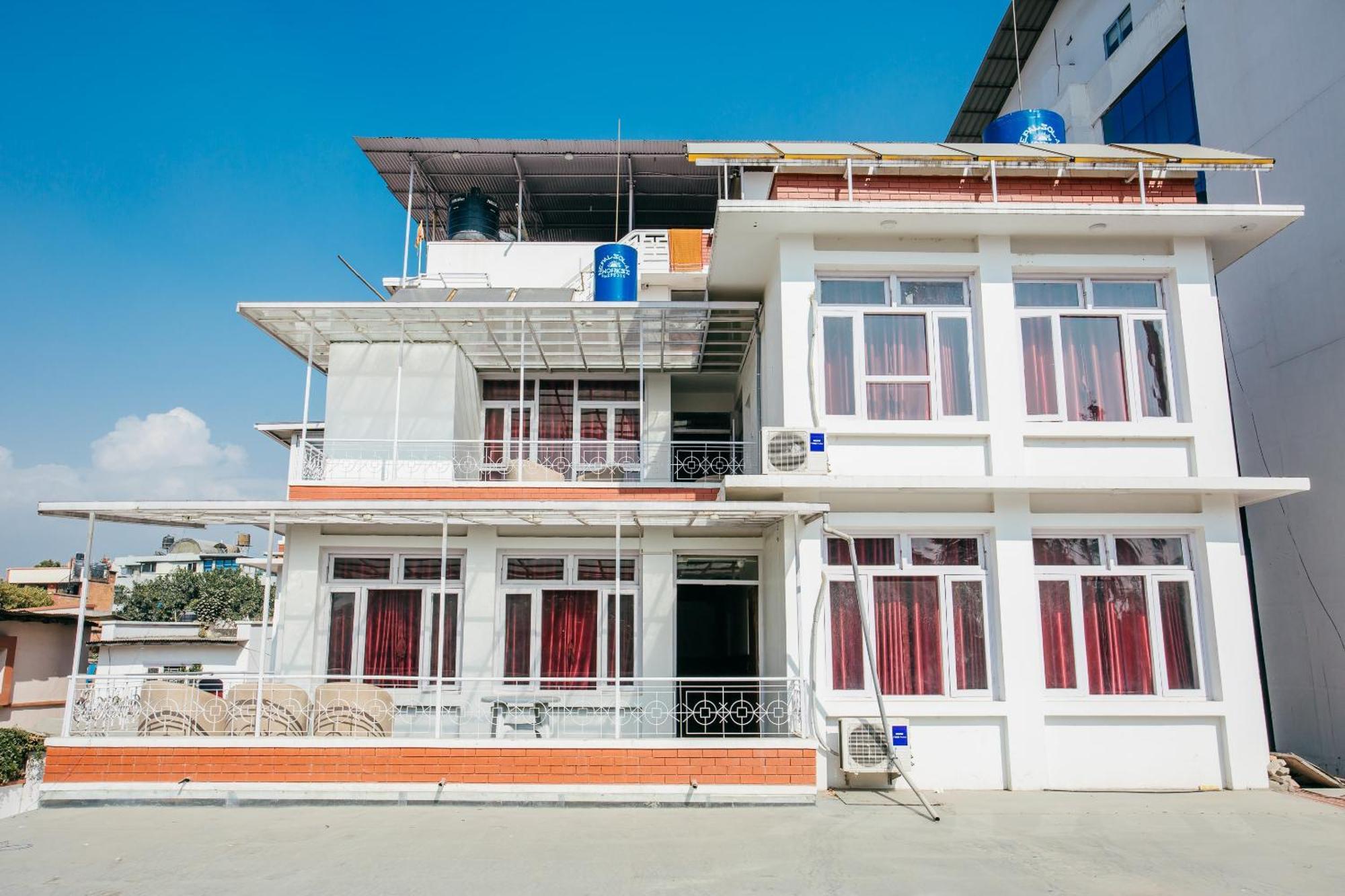 Oyo 11474 Gangaur Regency Boutique Hotel Catmandu Exterior foto